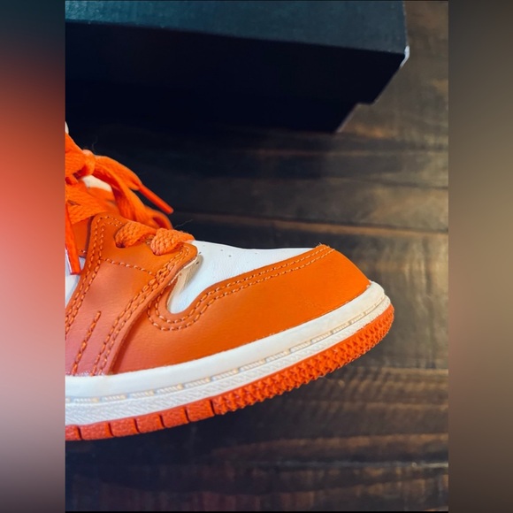 Jordan 1 Retro High OG (TD) Kids 10 - Picture 4 of 11